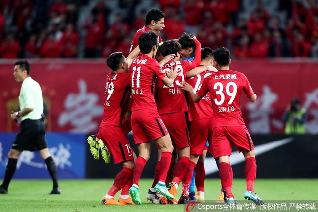 争霸战激烈展开，球队实力逐渐显现