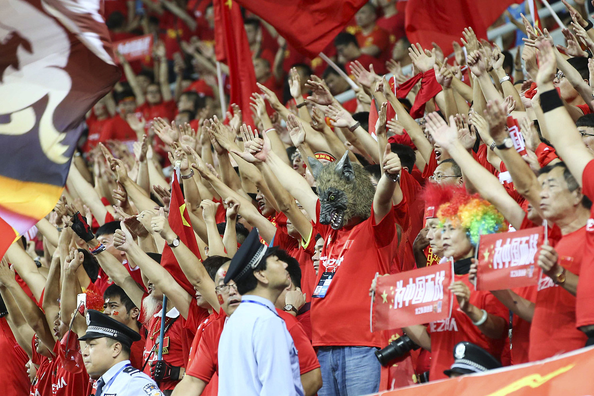 中国队在激烈比赛中获得胜利 中国队在激烈比赛中获得胜利