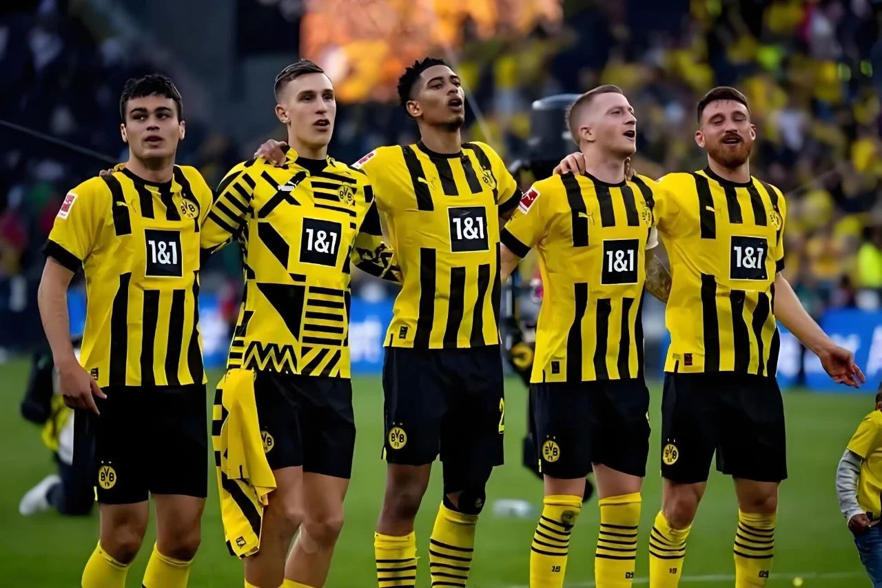 多特蒙德客场战平，暂居中游的简单介绍