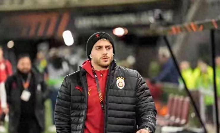 捷克人梅纳争夺加拉塔萨雷的签约 捷克人梅纳争夺加拉塔萨雷的签约