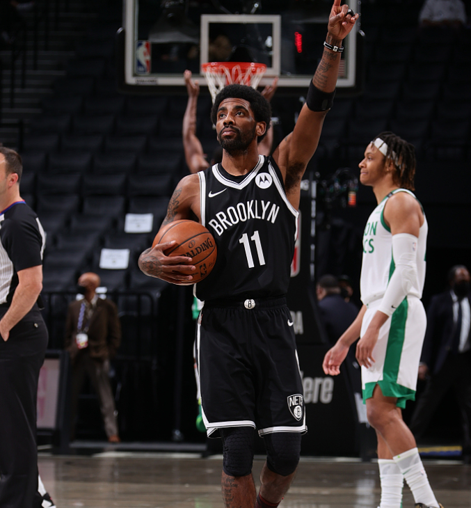 篮网击败凯尔特人，厄文独揽32分