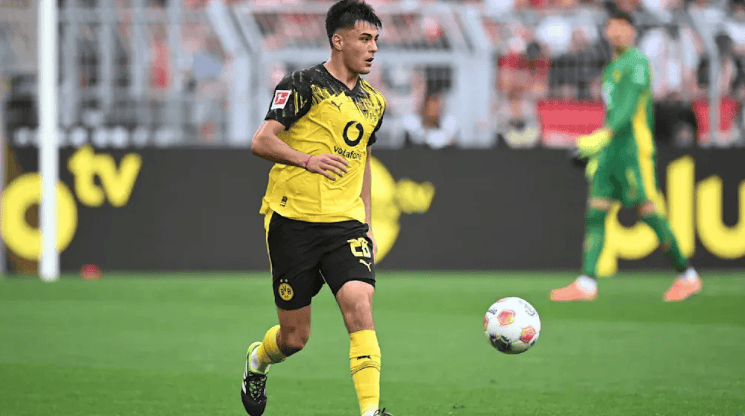 多特蒙德新援融入球队，期待他的表现