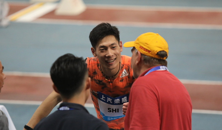 非洲短跑强人出击，逆袭斩获金牌