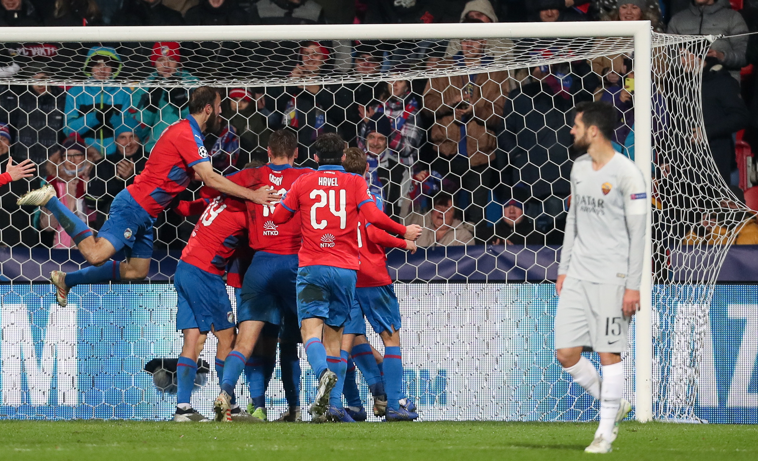 开云体育官方入口-罗马喜迎胜利，越战越勇向前走