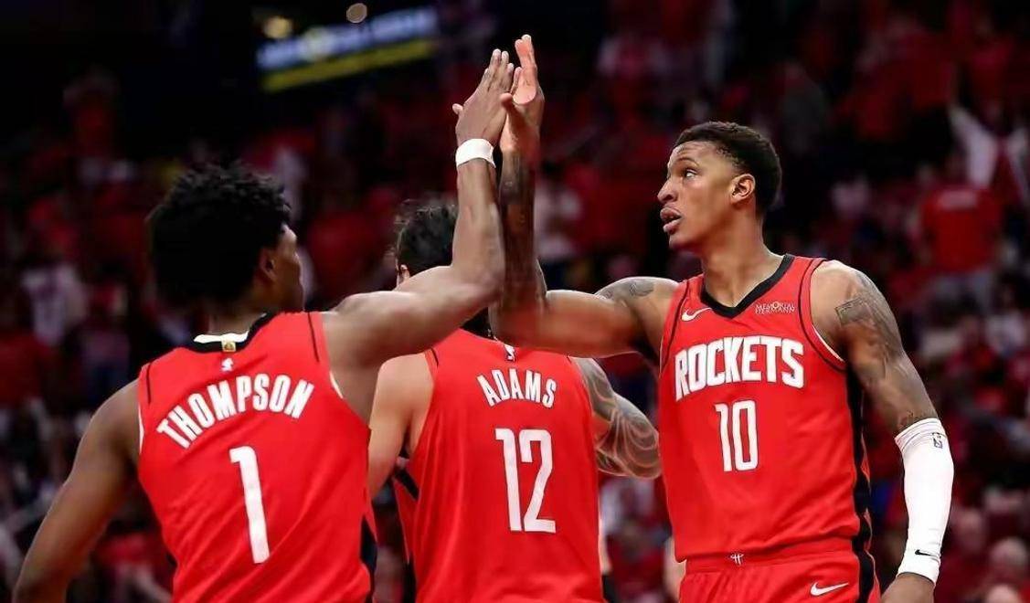 包含火箭再胜太阳，保罗杰夫格林联手送老鹰三连败。的词条