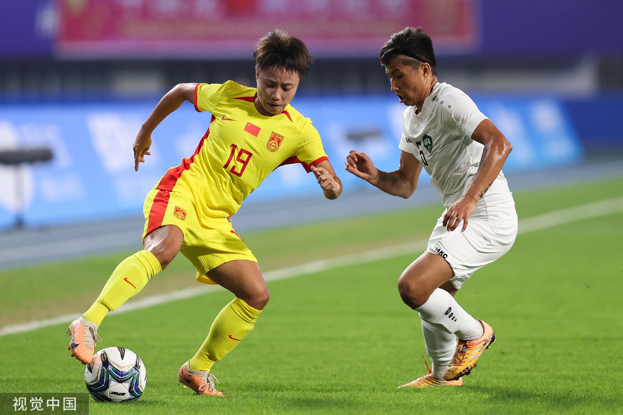 女足辉煌绽放：中国队击败强敌，晋级胜场的简单介绍